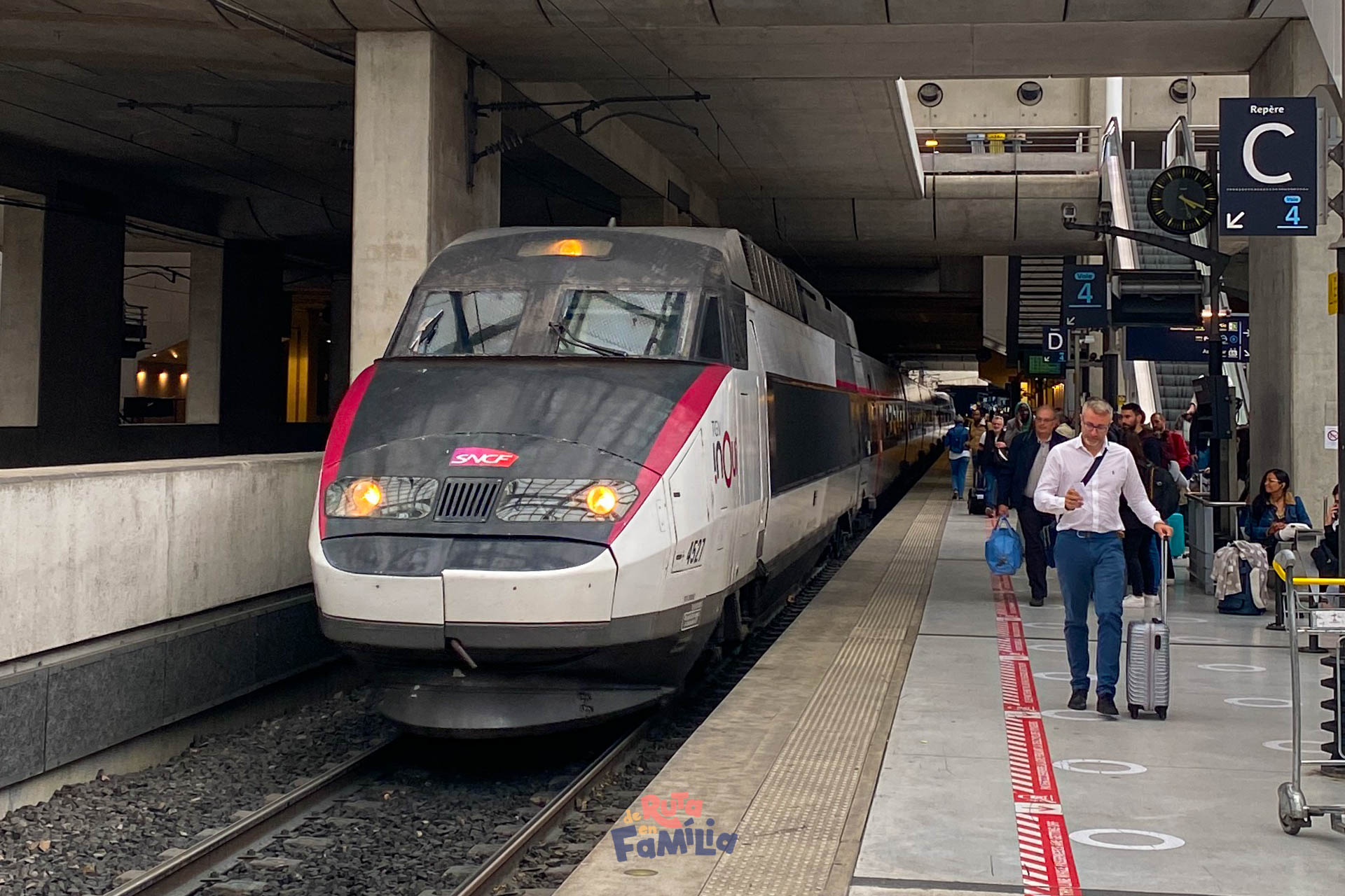 Com arribar a Disneyland Paris des dels diferents aeroports