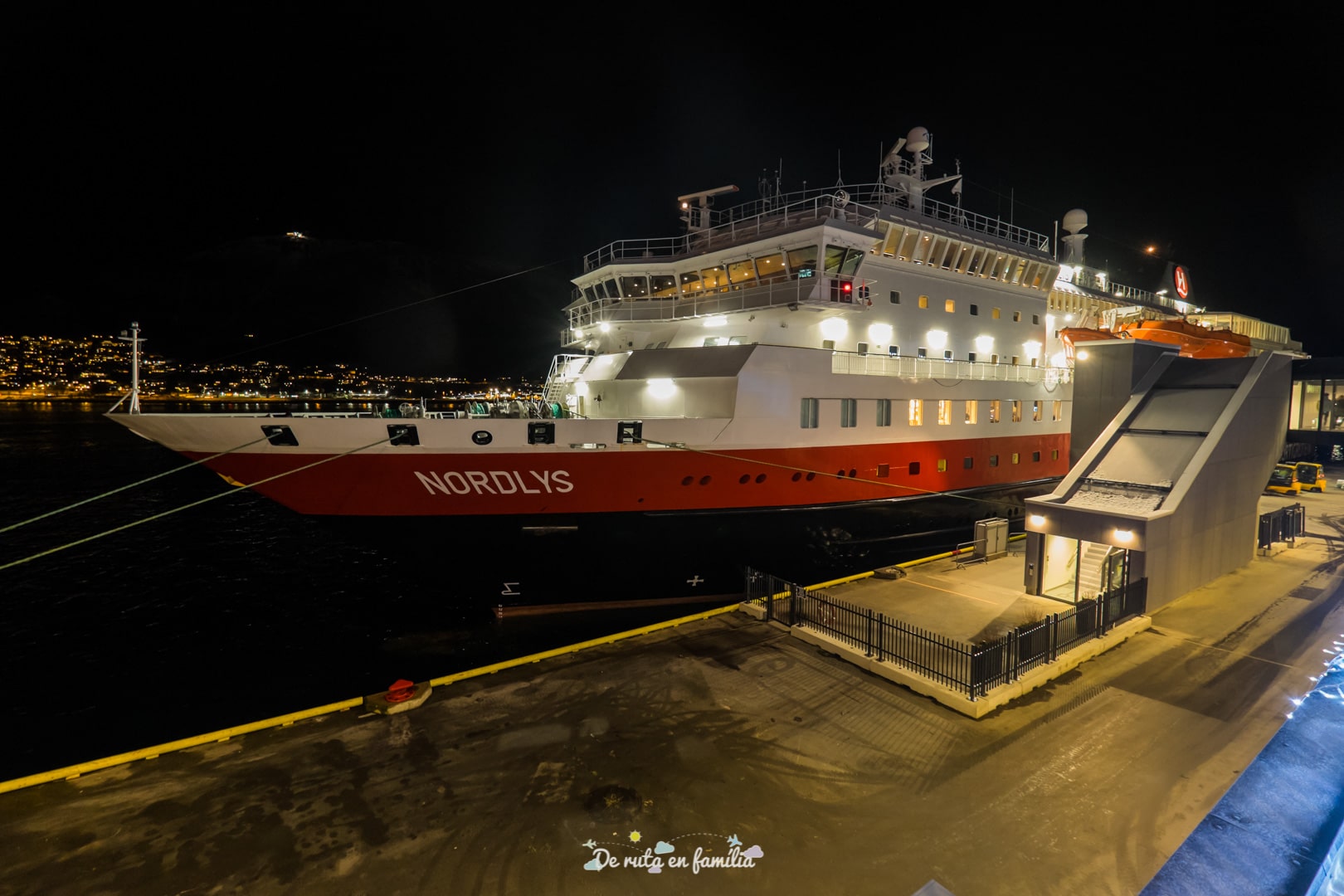 anar de Tromso a les illes Lofoten amb l'Hurtigruten