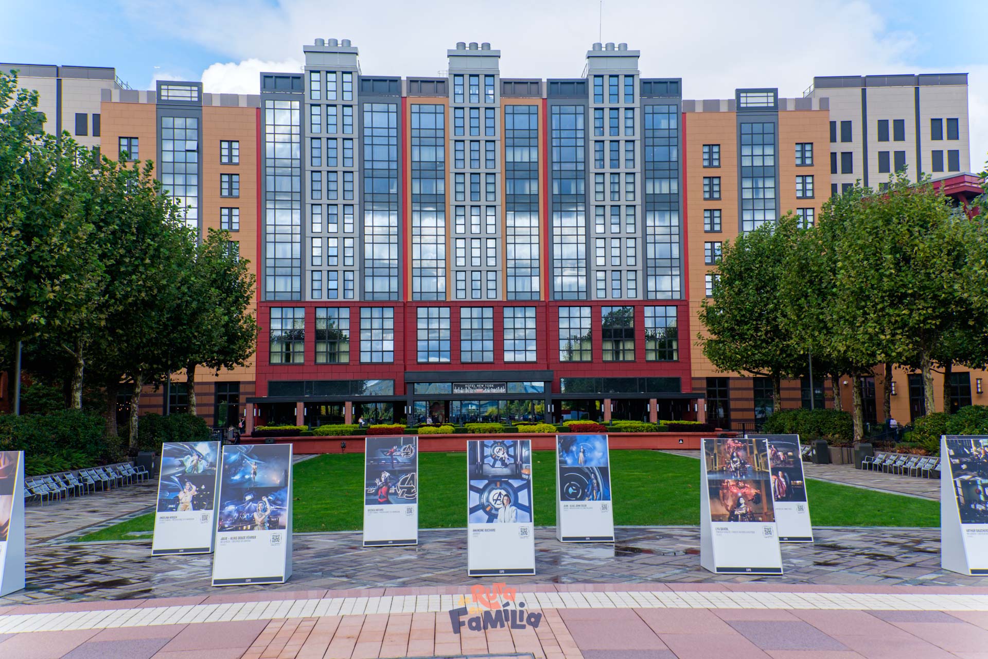 Exteriores del Hotel New York: The Art of Marvel de Disneyland Paris