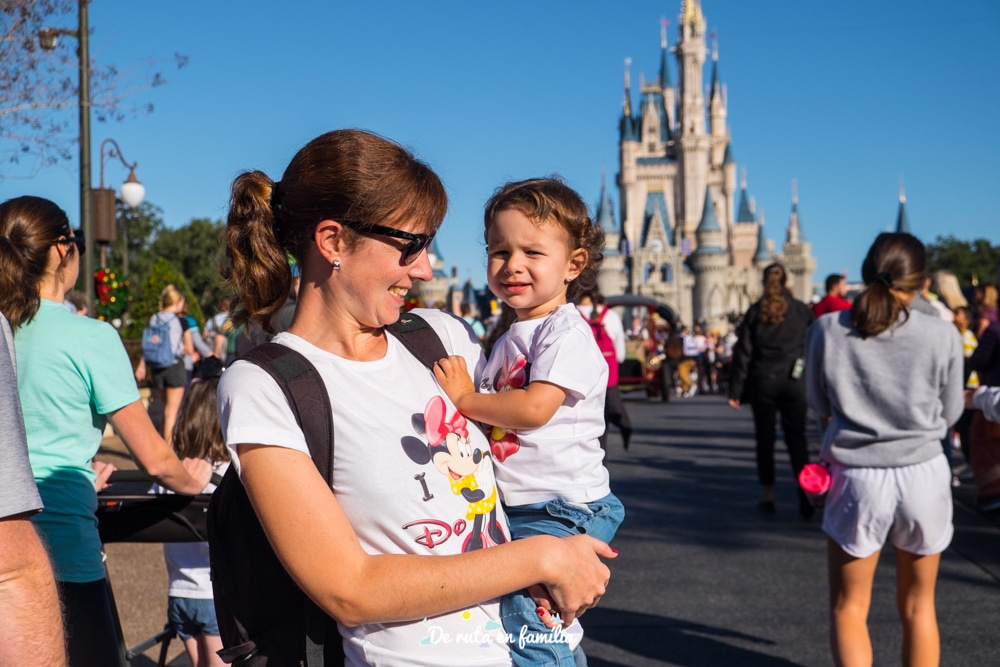magic kingdom amb un bebè