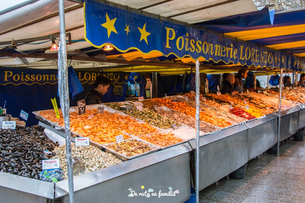 mercado de la Bastilla en París