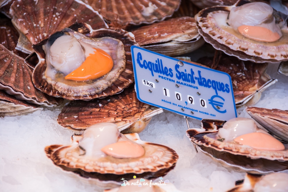 mercado de la Bastilla en París