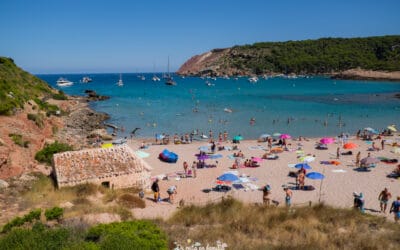 Las playas de Menorca más bonitas y accesibles para ir con niños