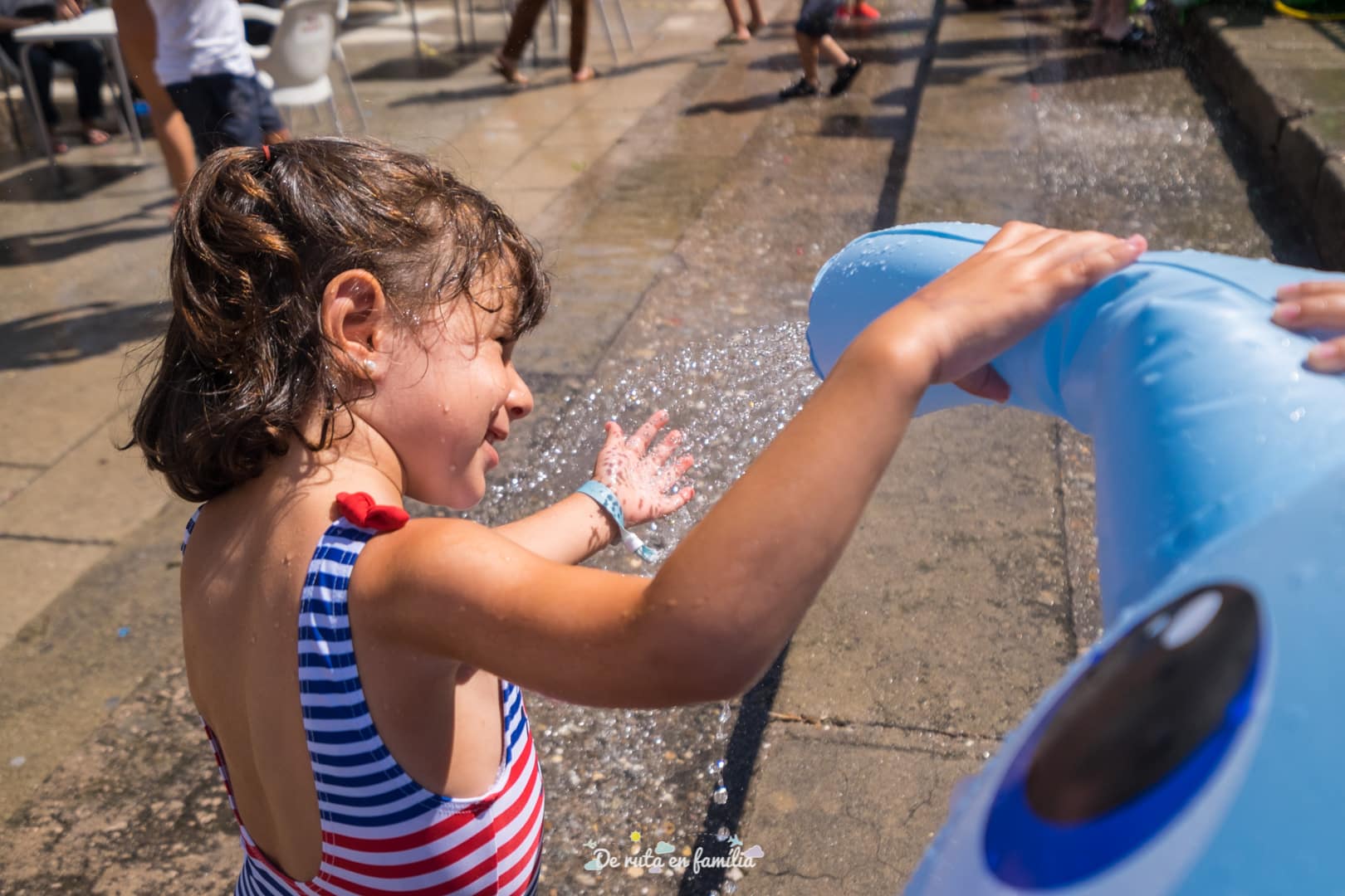 Splash. Fiesta del agua en el Poble Espanyol de Barcelona