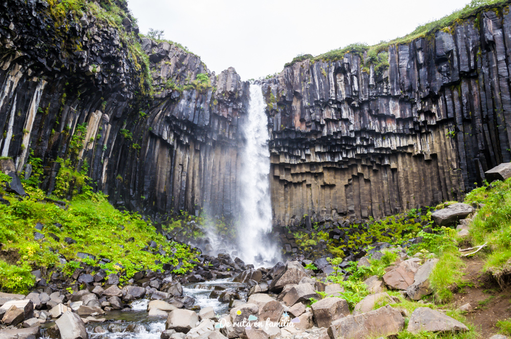 cascada Svartifoss