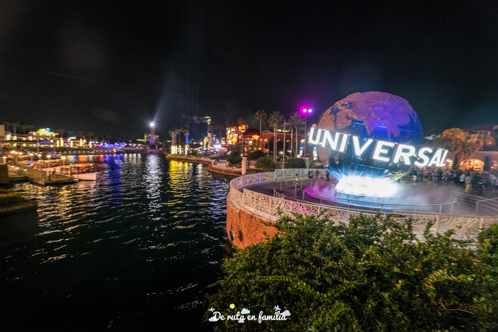 universal studios orlando amb un bebè